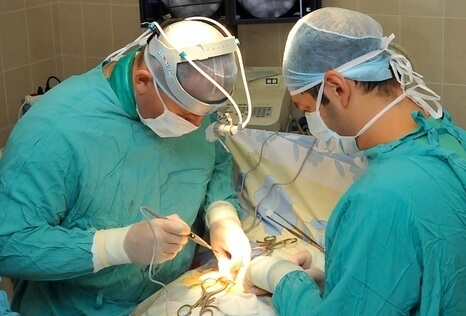 В Беларуси успешно провели первую гибридную операцию на сердце