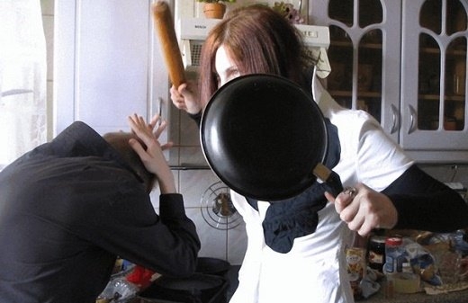 В Минске женщина избила мужа сковородой