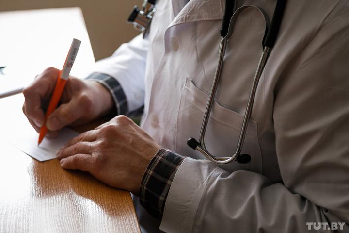 В Беларуси медикам, работающим с инфекционными заболеваниями, будут платить надбавки