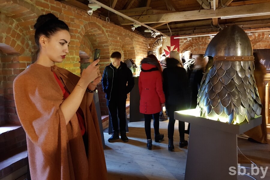 В Лидском замке проходит выставка средневековых доспехов